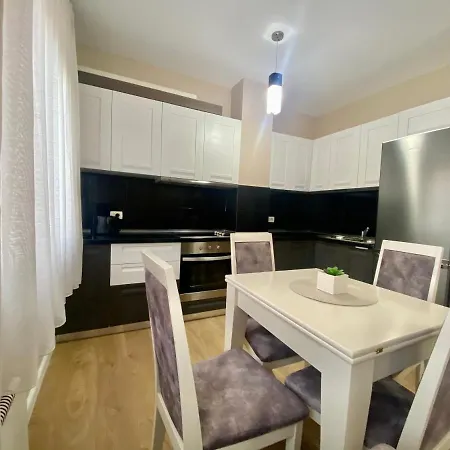 New Bazaar-apartment 1 Тирана
